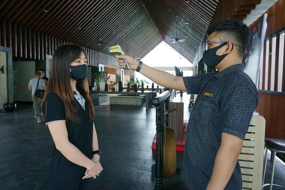 瑞士贝林卢武柯酒店 Luwuk 外观 照片